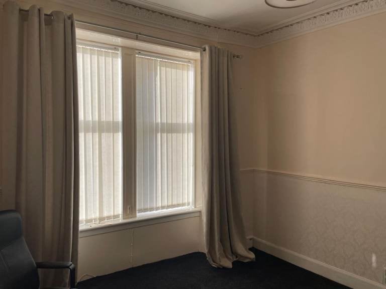 Flat Carlibar Road in Barrhead