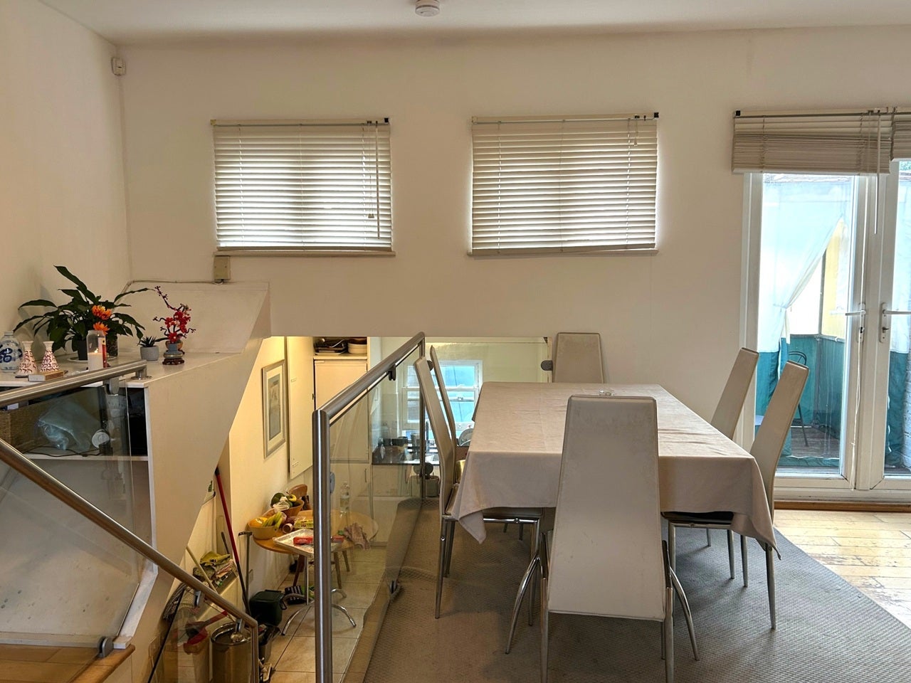 Room Kingsgate Road in Greater London