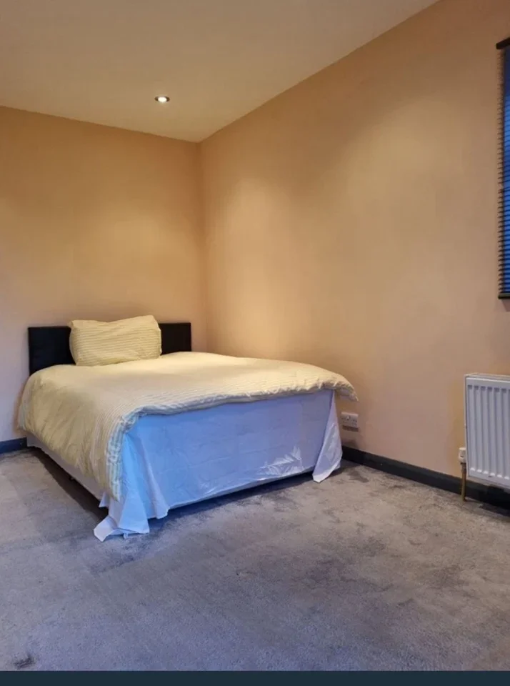 Room Woodland Road in Greater London