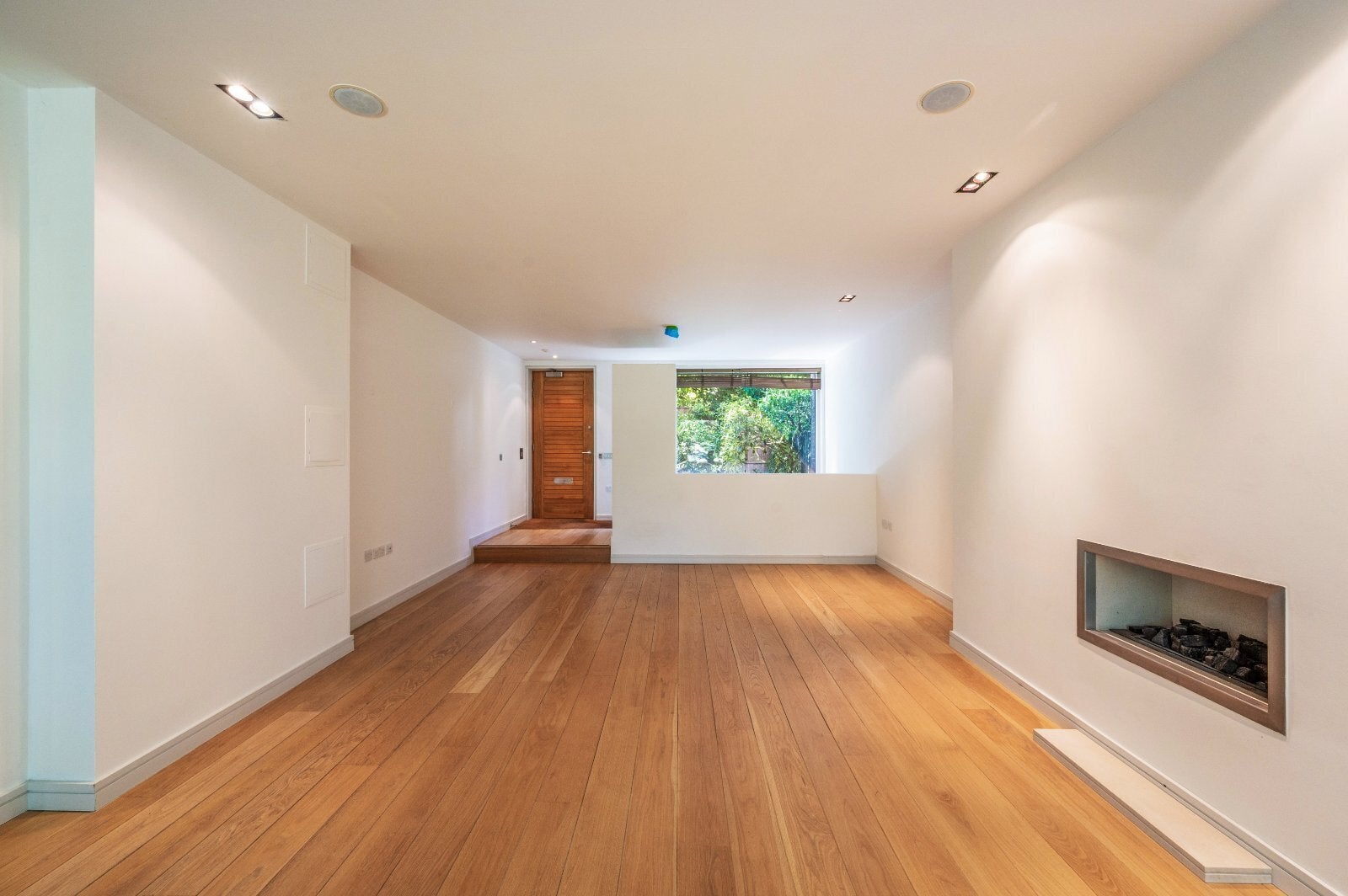 House Oak Hill Way in Greater London