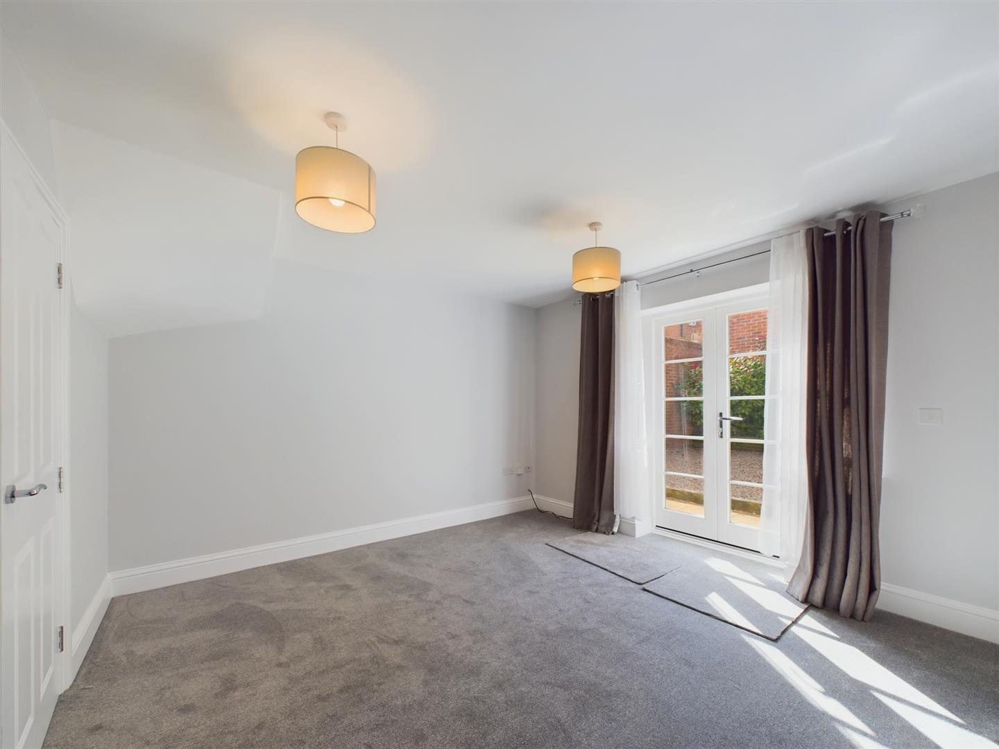 House Meadow Road in Charnwood