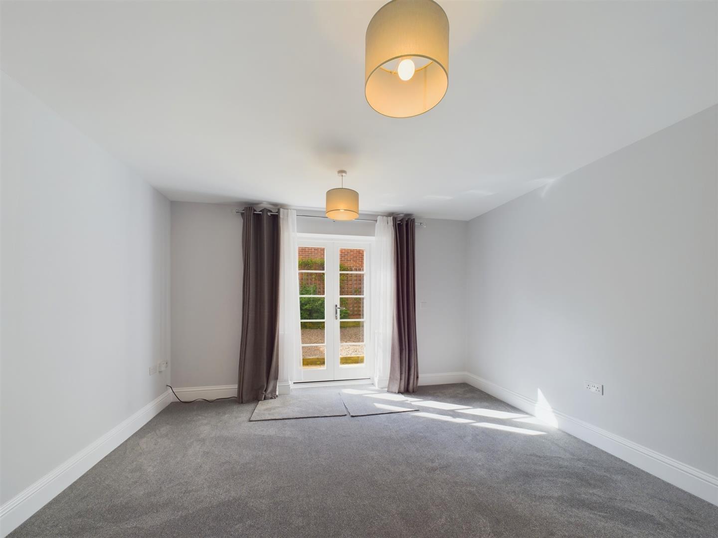 House Meadow Road in Charnwood