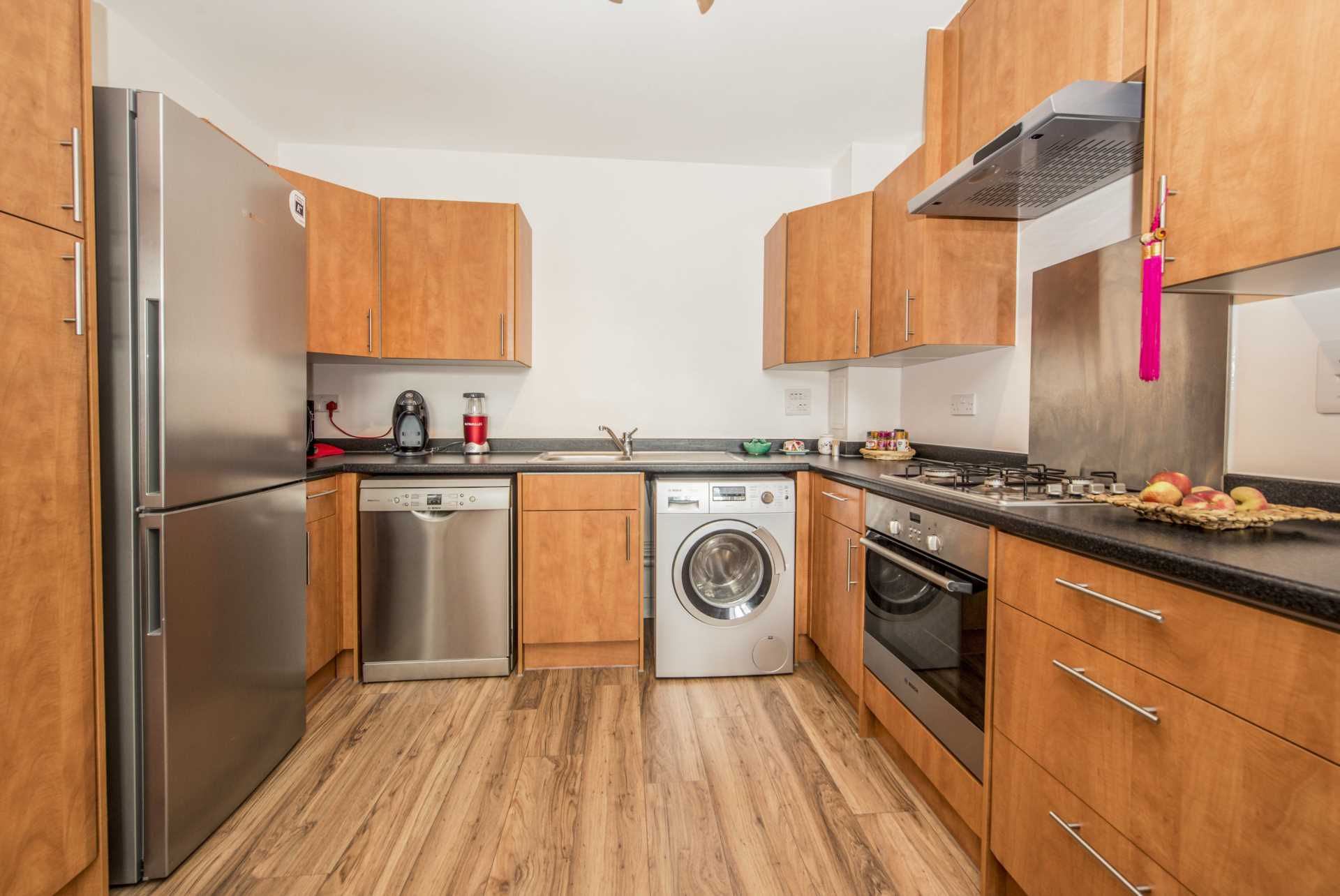 Room Isobel Place in Greater London