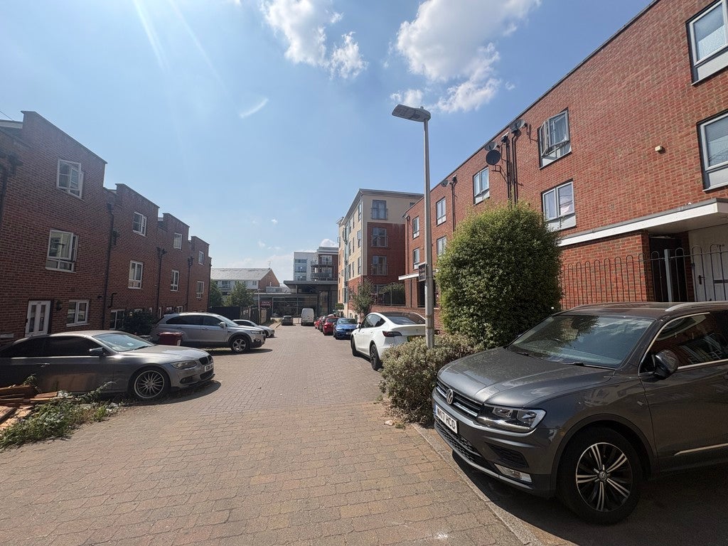 House Curzon Street in Reading