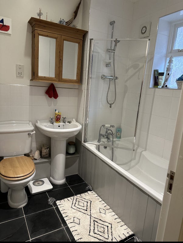 Room Redhouse Lane in Leeds