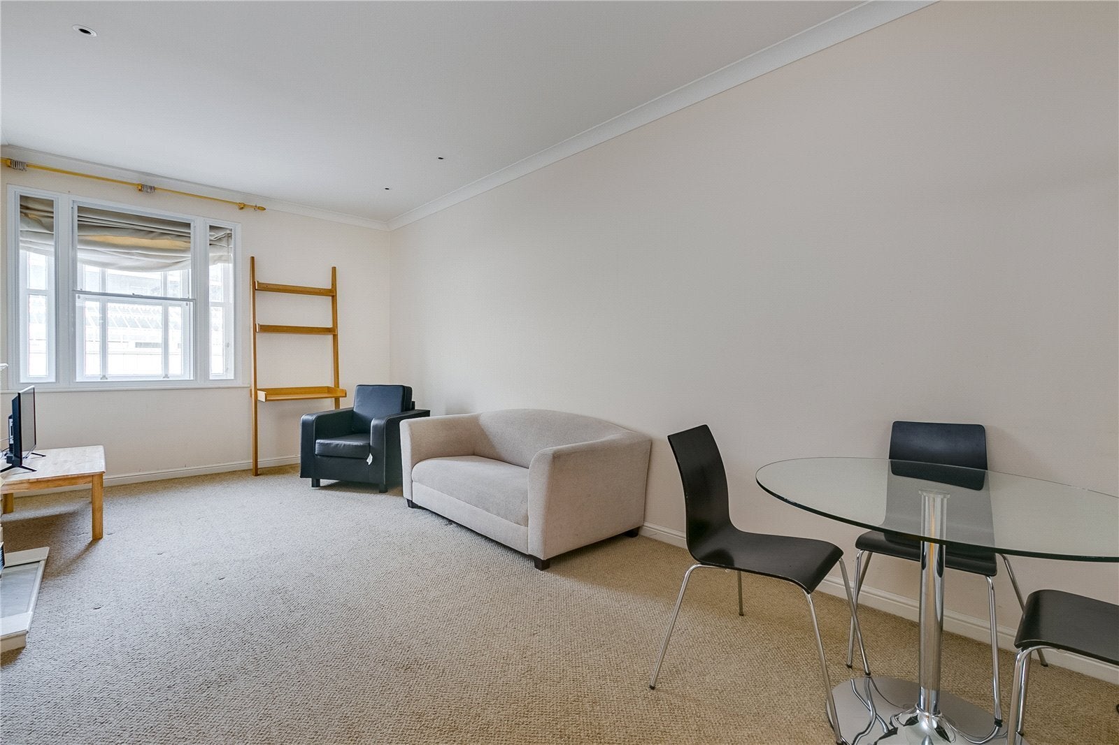 Flat Hugh Street in City of Westminster