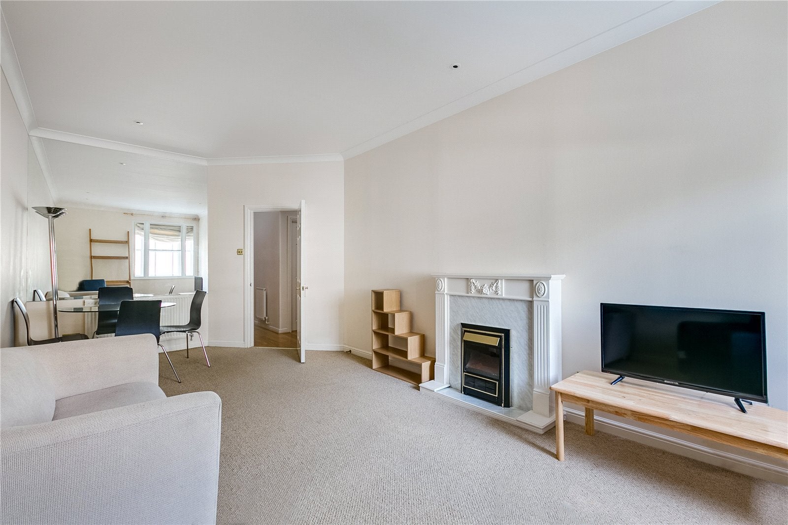 Flat Hugh Street in City of Westminster
