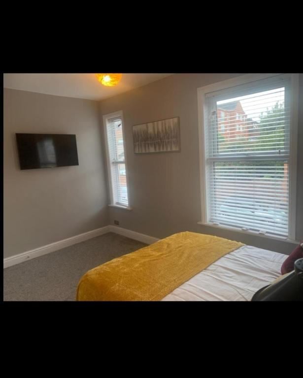 Room King Edward Road in Rugby