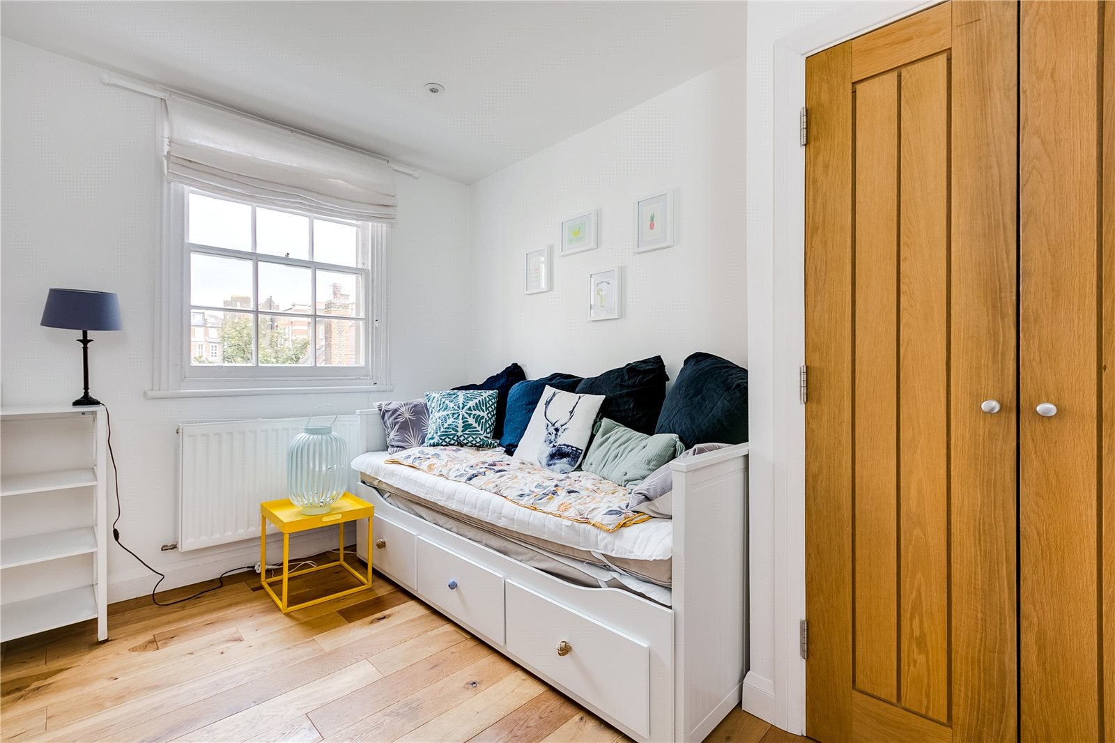 Flat Portobello Road in Greater London
