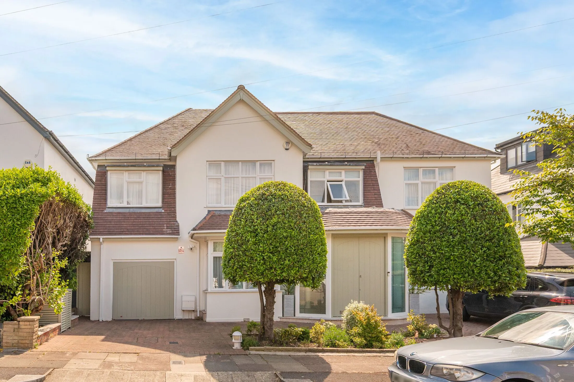 House Orchard Avenue in Greater London