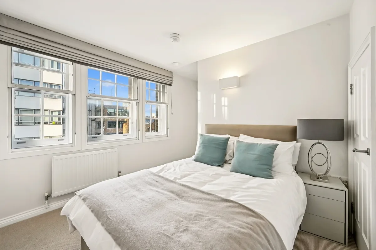 Flat Mortimer Street in City of Westminster