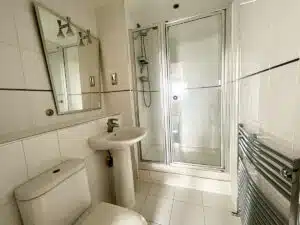 Flat Miles Close in Greater London