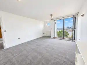 Flat Miles Close in Greater London