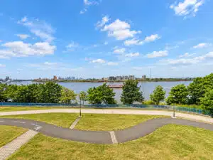 Flat Miles Close in Greater London