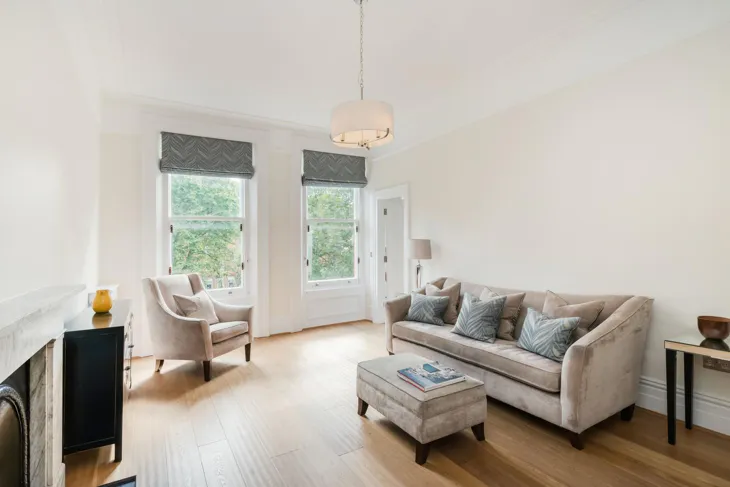 Flat Courtfield Road in Greater London