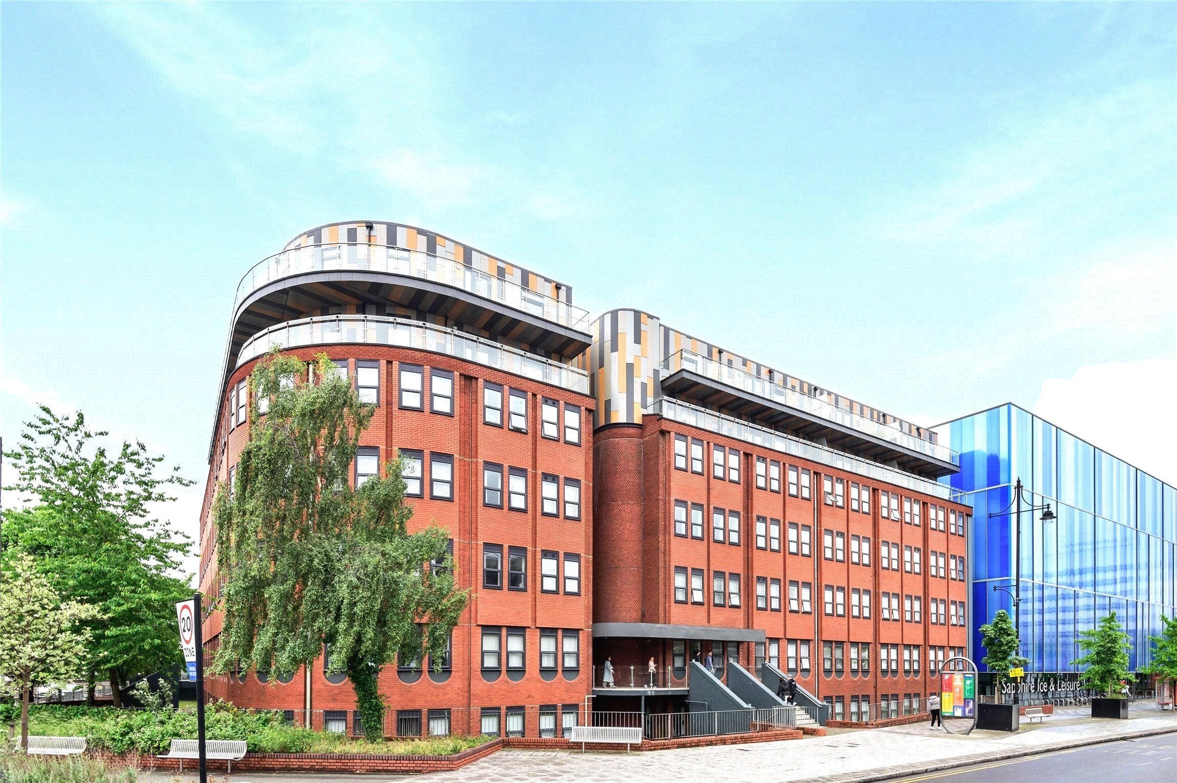 Flat Mercury Gardens in Greater London