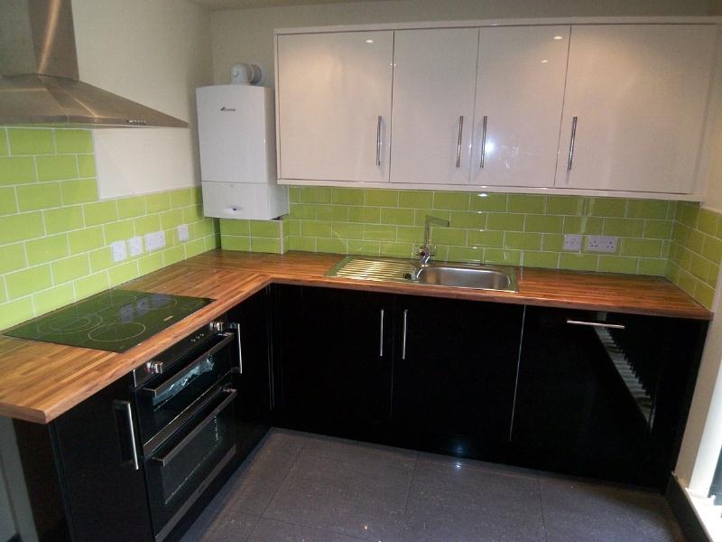 Flat Chelwood Crescent in Leeds