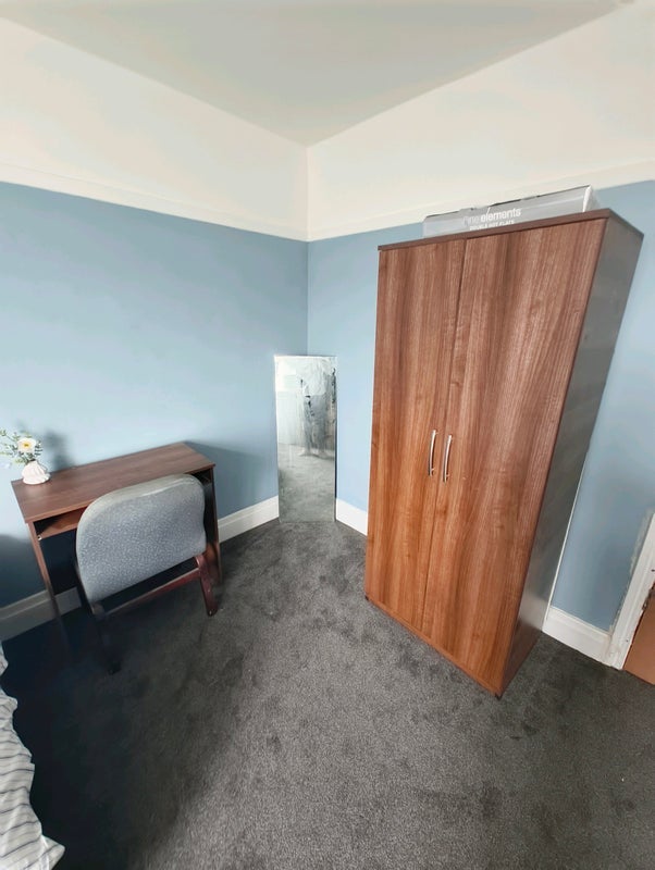 Room Icknield Port Road in Birmingham