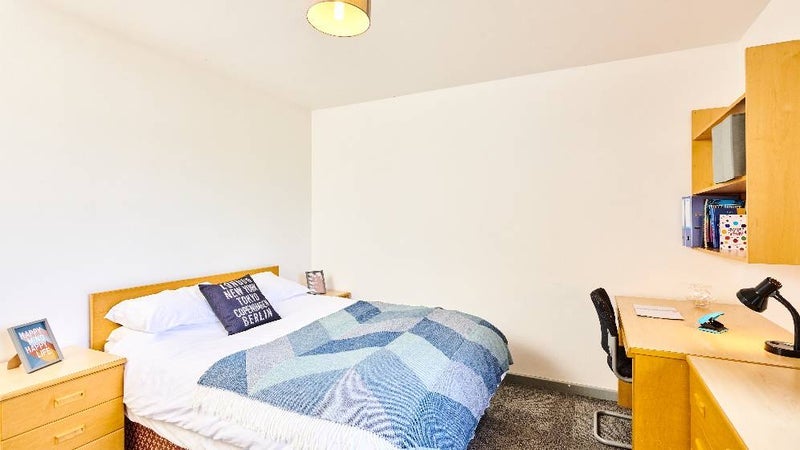Room Bowsden Court in Newcastle upon Tyne
