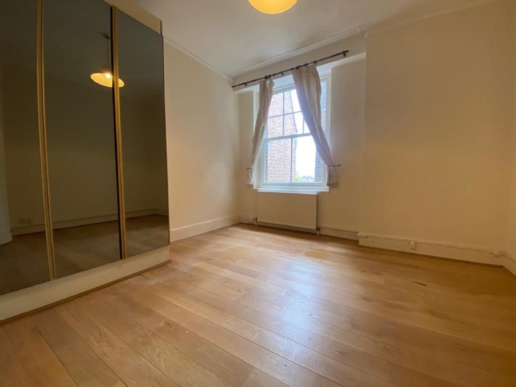Flat Digby Mansions in Greater London