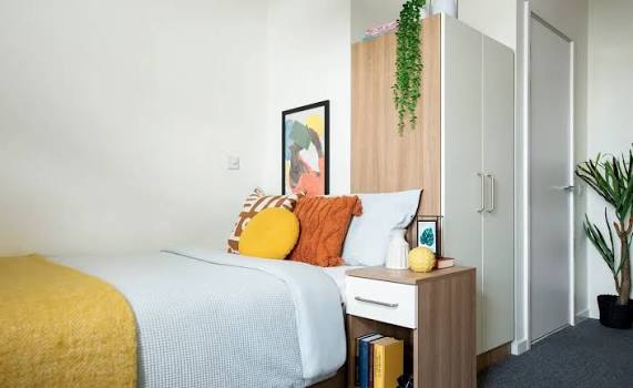 Room Pocock Street in Greater London