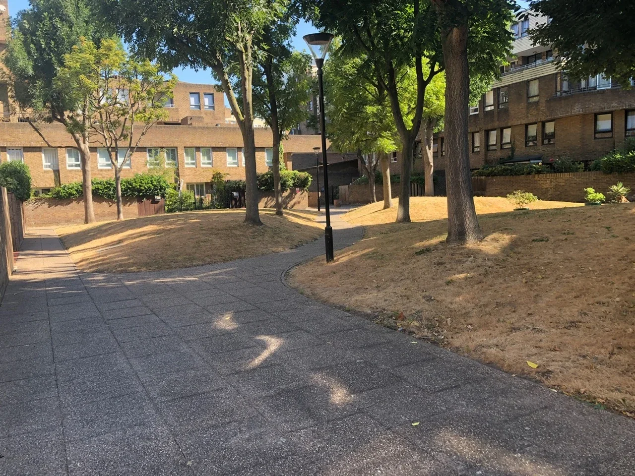 Flat Burr Close in Greater London