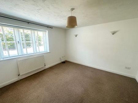 Flat Vestry Close in Test Valley