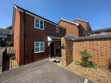Flat Vestry Close in Test Valley