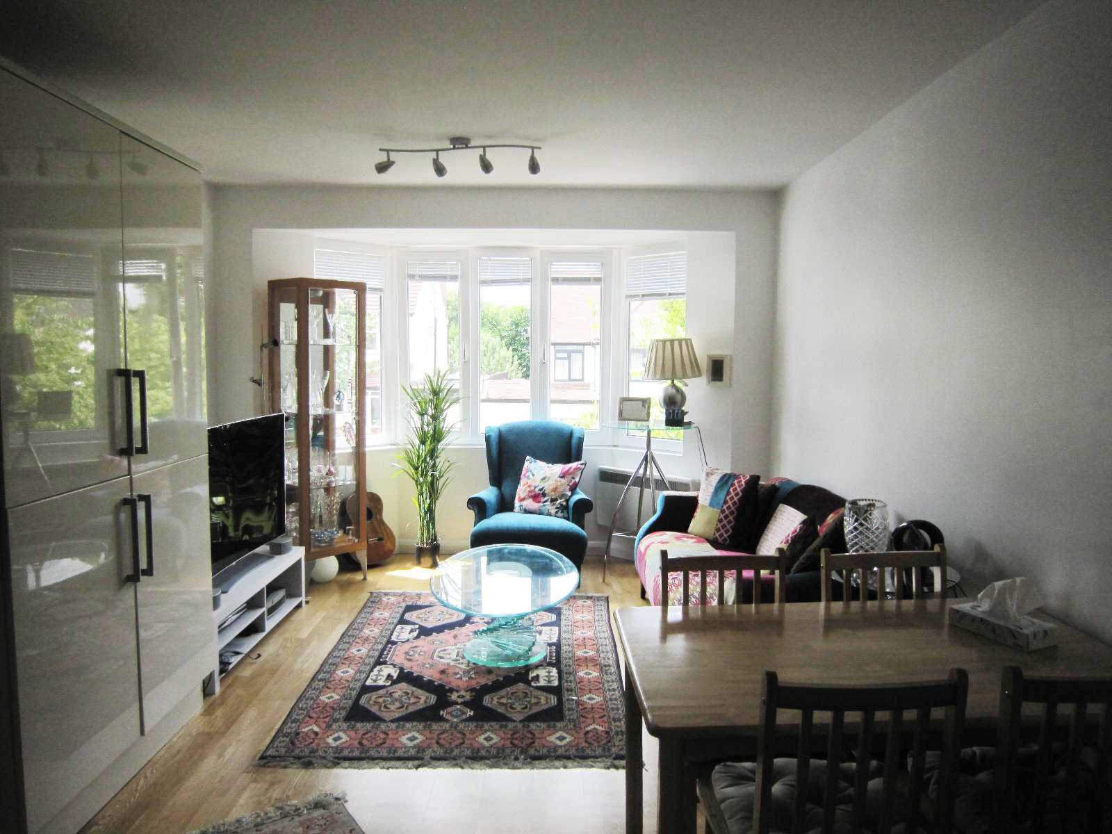 Flat Llanvanor Road in Greater London