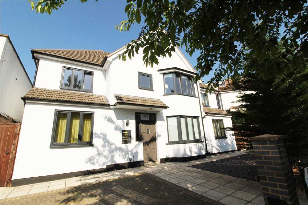 Flat Llanvanor Road in Greater London