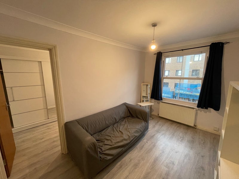 Flat Caledonian Road in Greater London