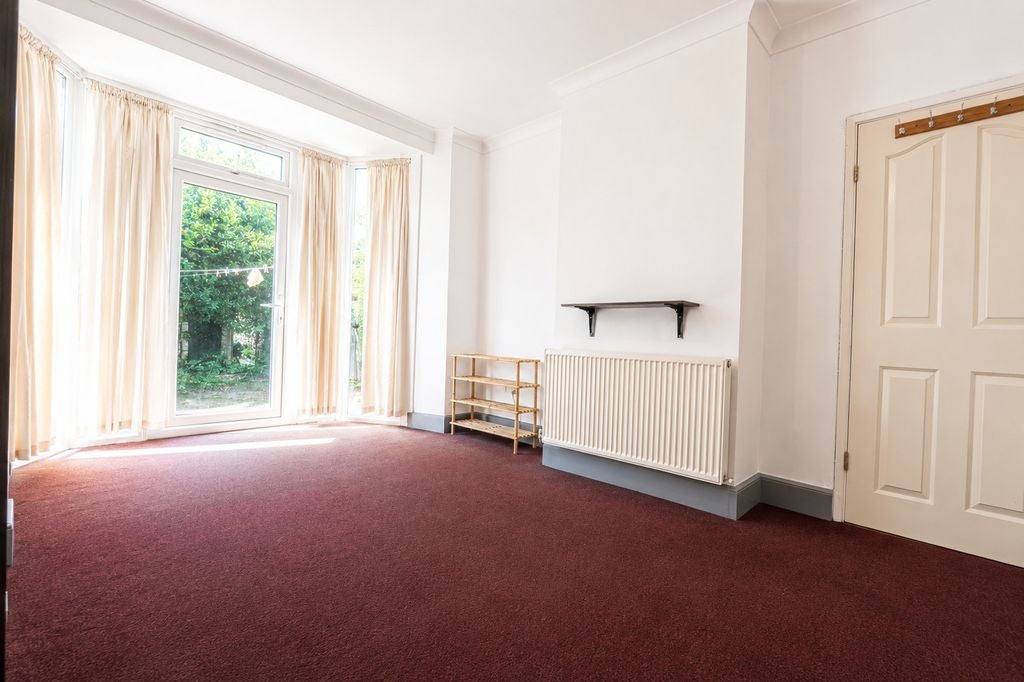 House Ash Grove in Greater London