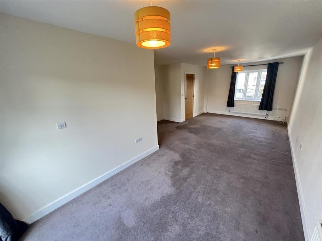 House Brimsdown Avenue in Basildon