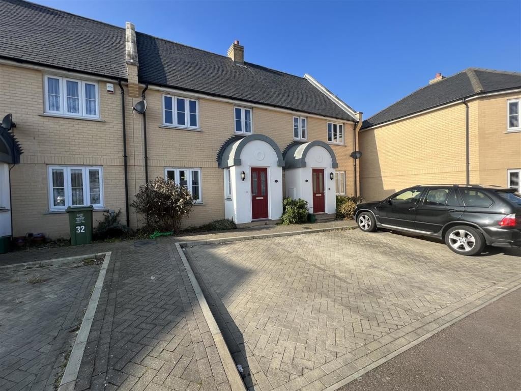 House Brimsdown Avenue in Basildon
