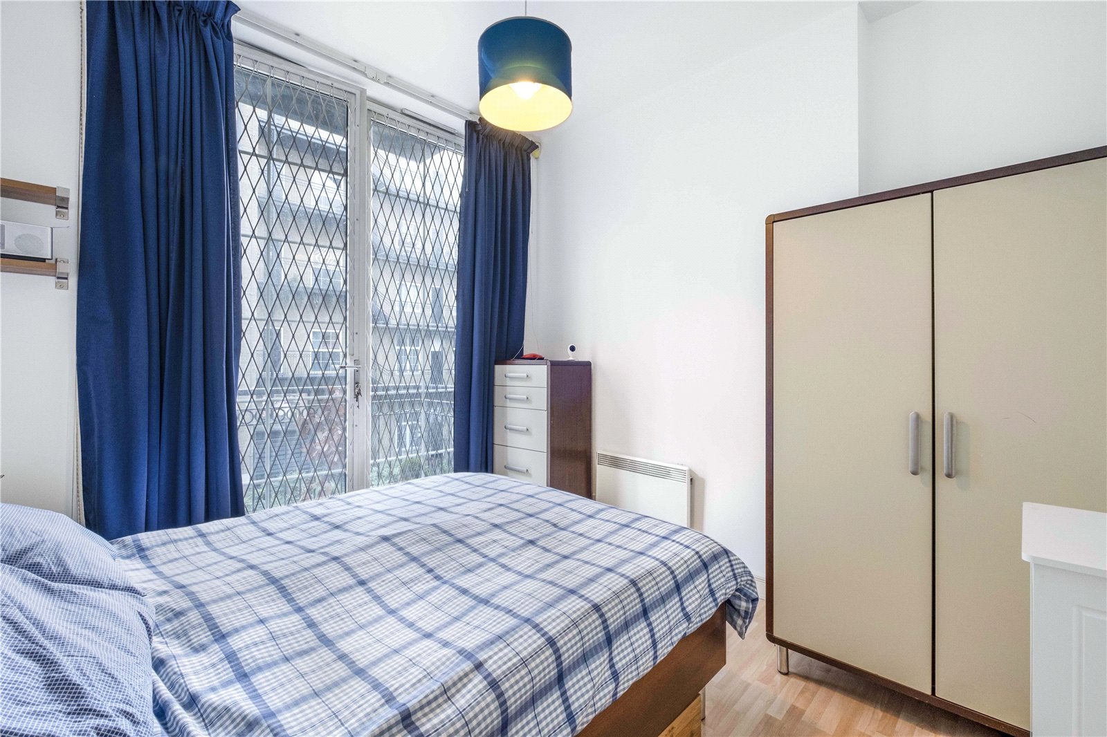 Flat Oxford Drive in Greater London