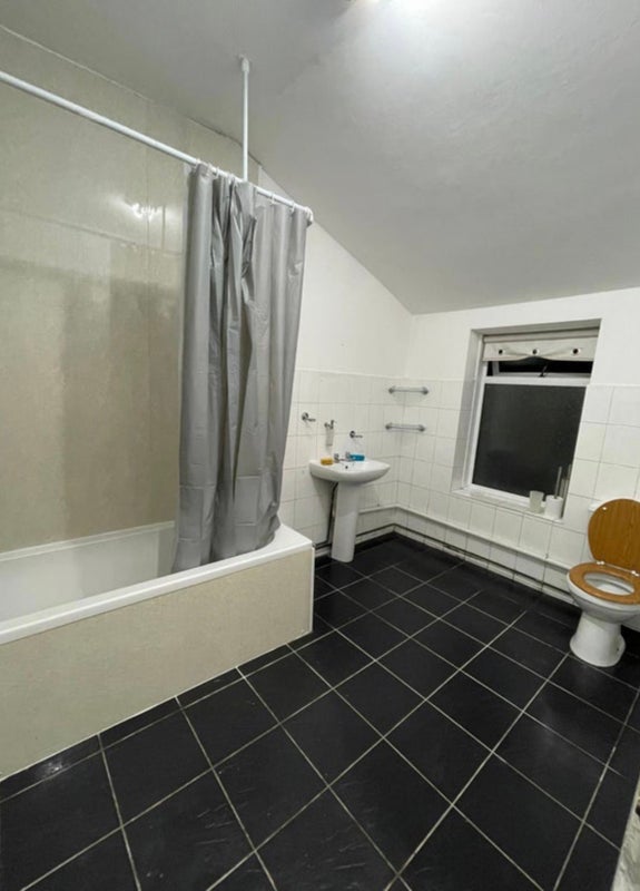 Room Copland Road in Glasgow