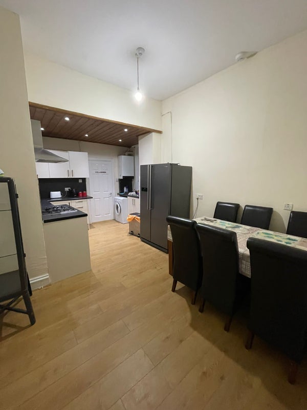 Room Copland Road in Glasgow