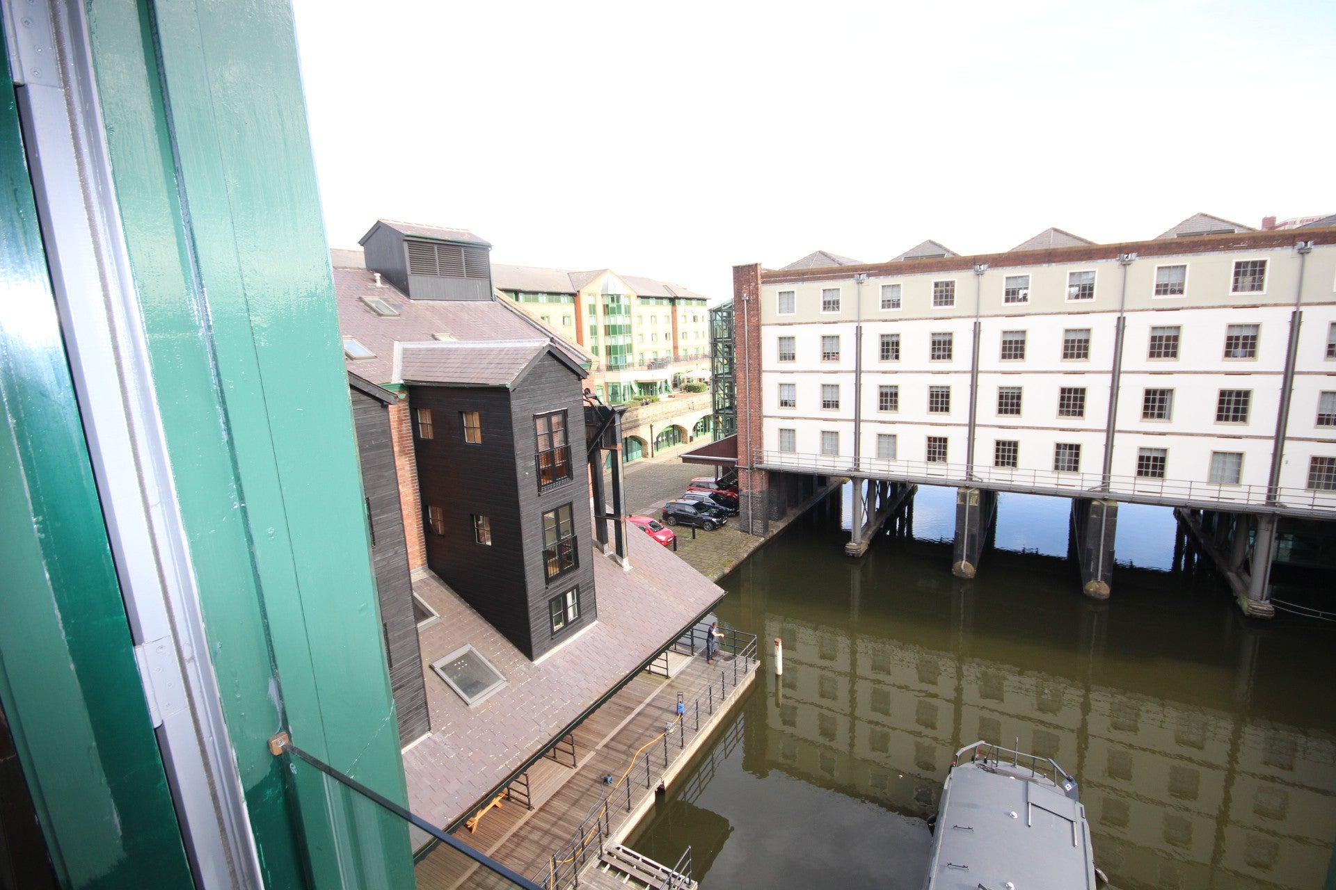 Flat Victoria Quays in Sheffield