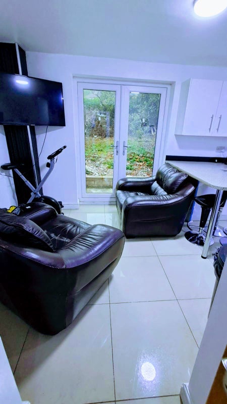 Room Cheddar Drive in Newcastle-under-Lyme