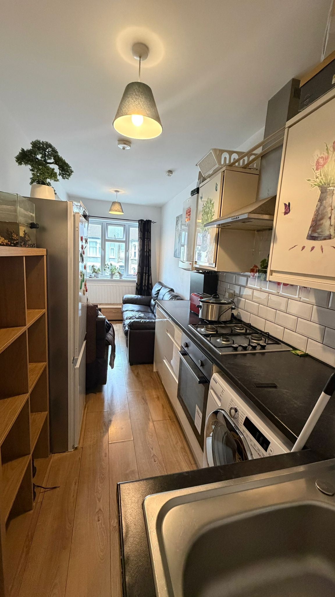 Flat Green Lane in Greater London