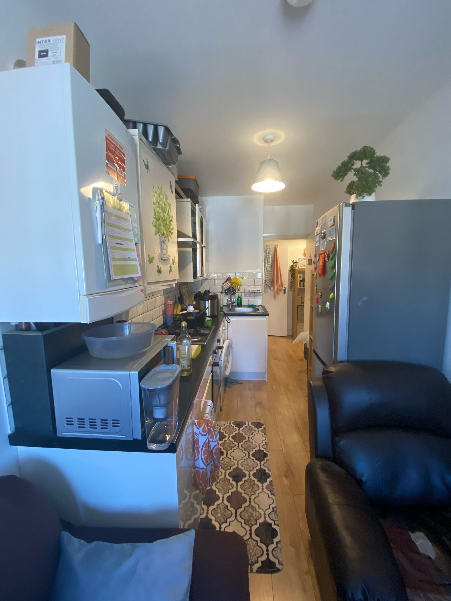 Flat Green Lane in Greater London
