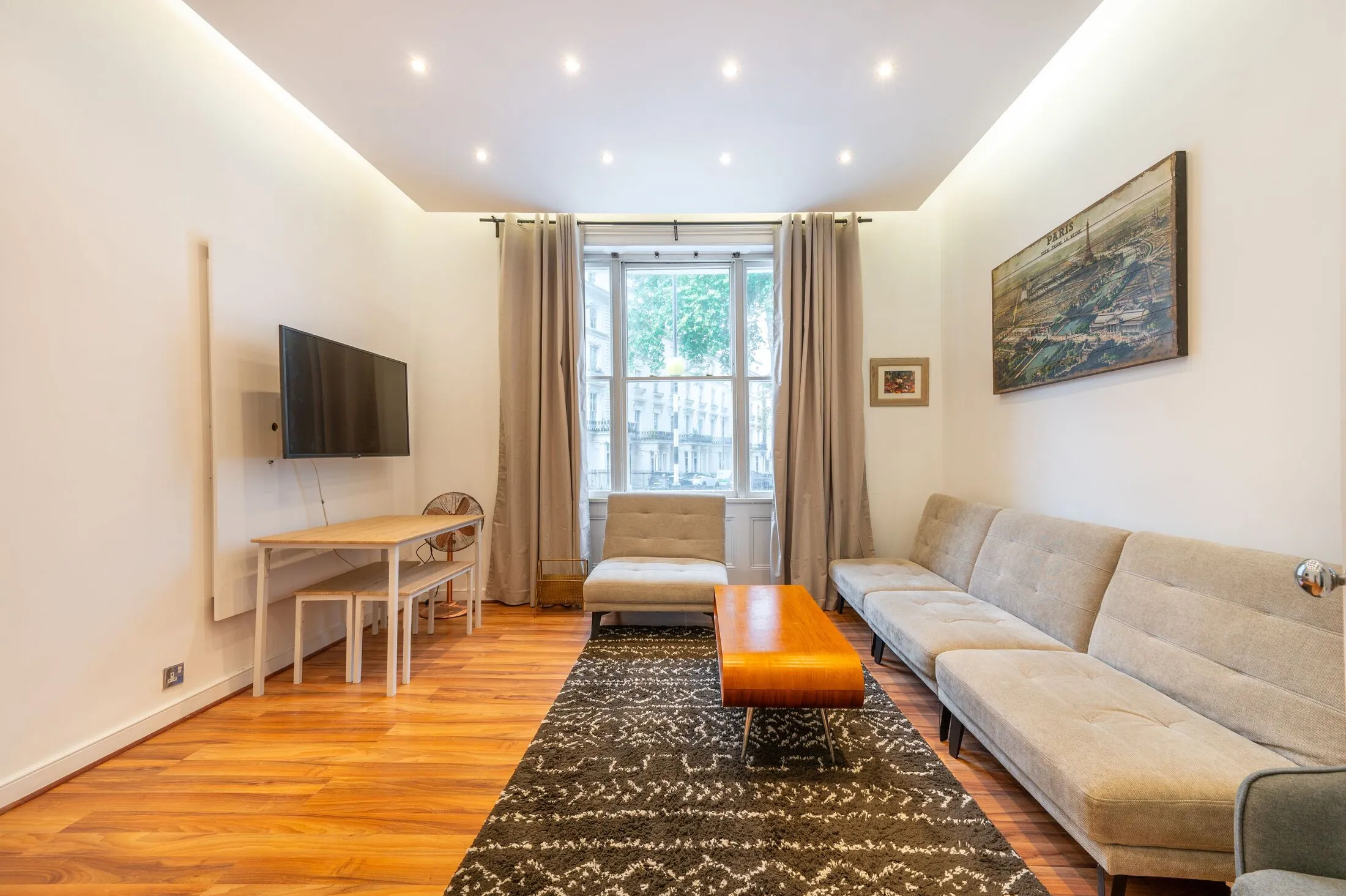 Flat Gloucester Terrace in City of Westminster