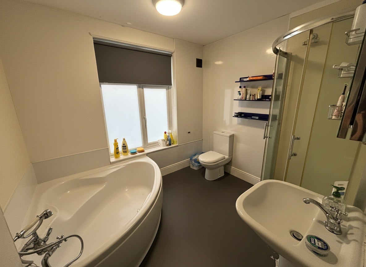Flat Charnock Avenue in Nottingham