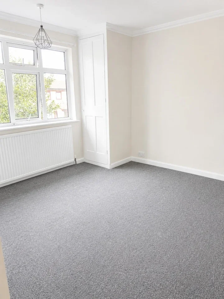 House Stiven Crescent in Greater London