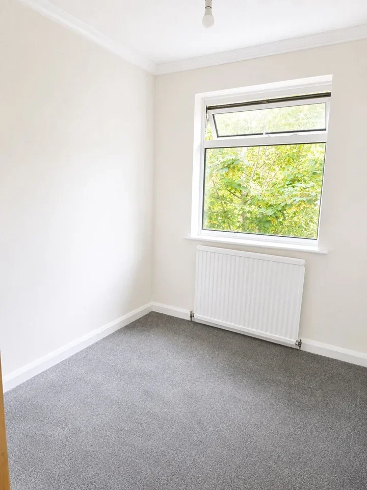House Stiven Crescent in Greater London