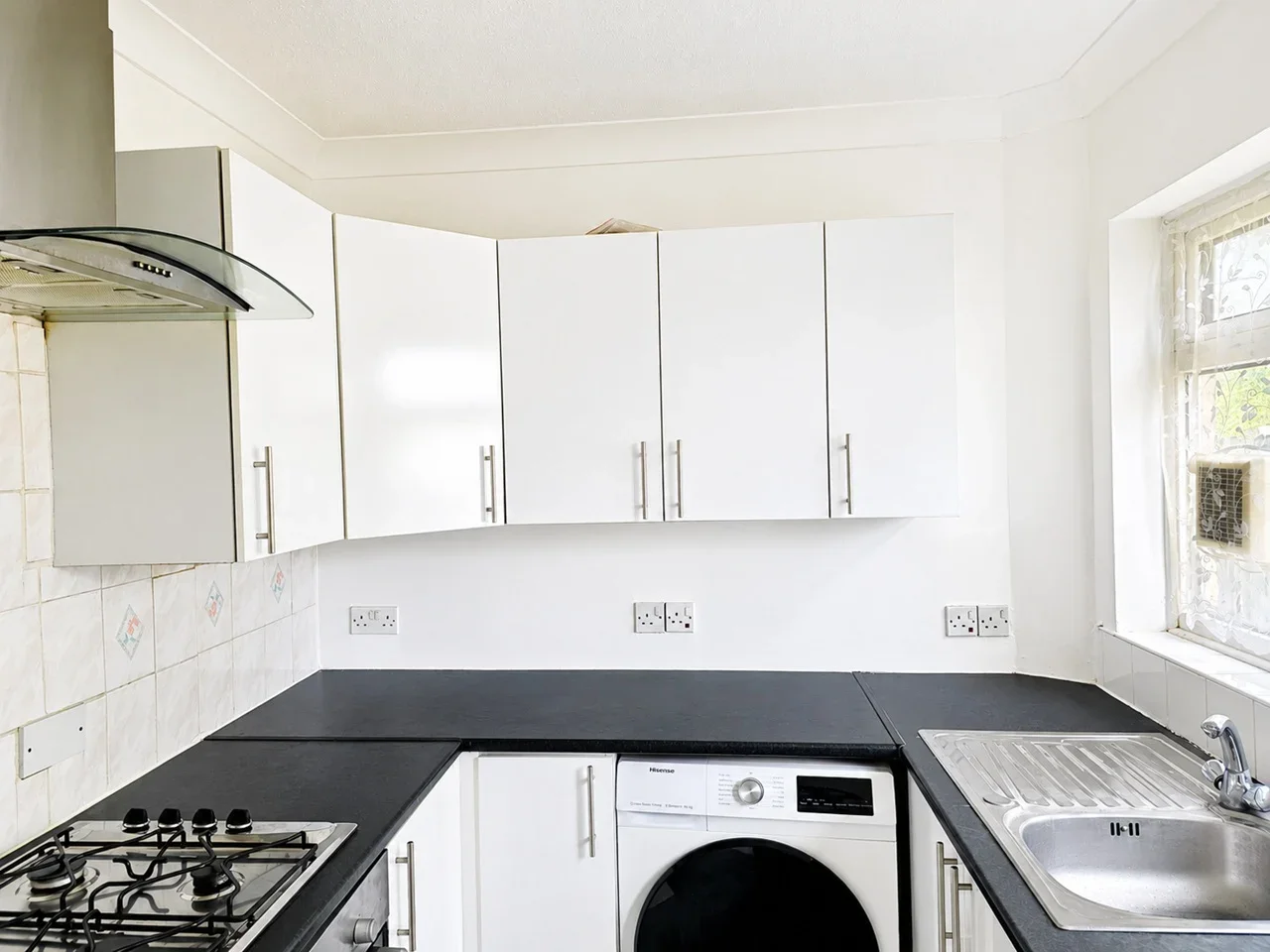 House Stiven Crescent in Greater London