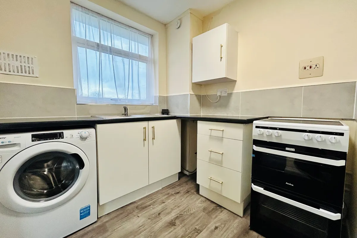 Flat Lothian Place in Derby