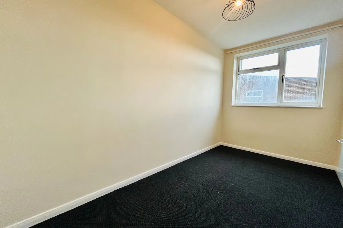 Flat Lothian Place in Derby