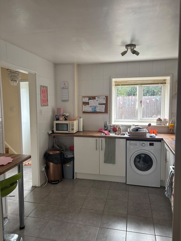 Room Goodiers Drive in Salford