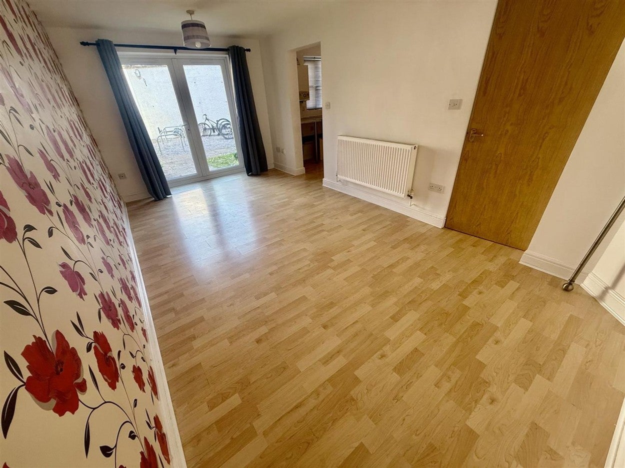 Flat Sturminster Road in Bristol